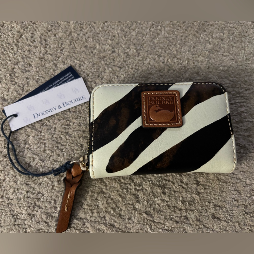 NWT- Dooney & Bourke Leather Zip Around Credit Card Case, Zebra